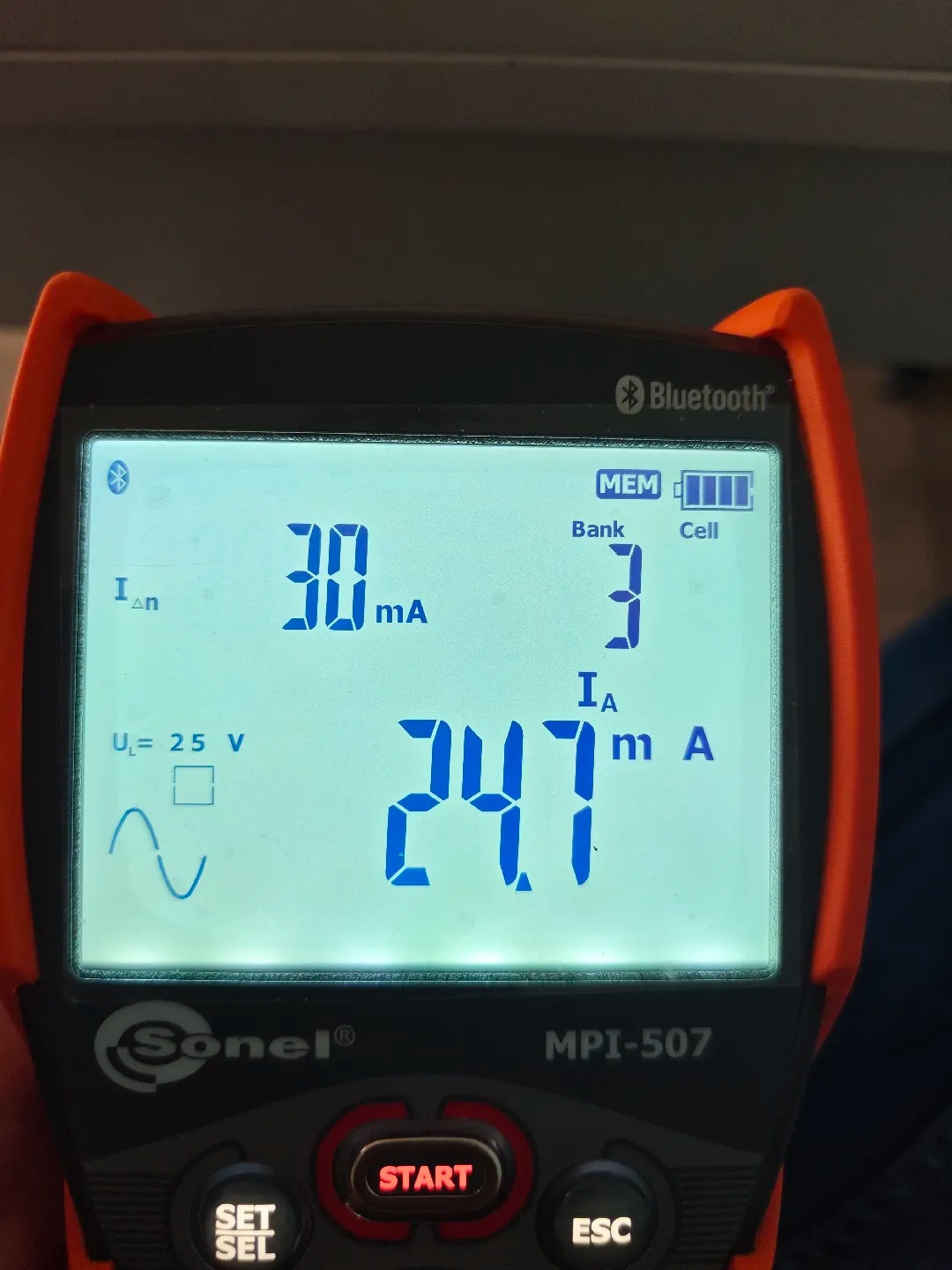 Pomiar RCD 30mA miernik Sonel MPI-507 wynik 24.7ms